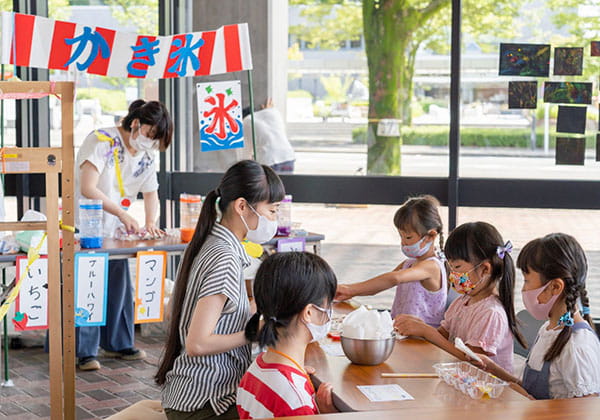 『子どもたちと劇場をつなぐワークショップ ― プレイ！シアター in Summer』