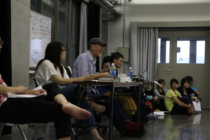 机に座っている中央がマキノ先生。右が音響家の堂岡先生