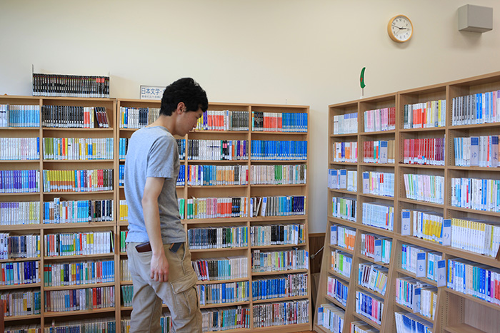 充実したラインナップの図書館