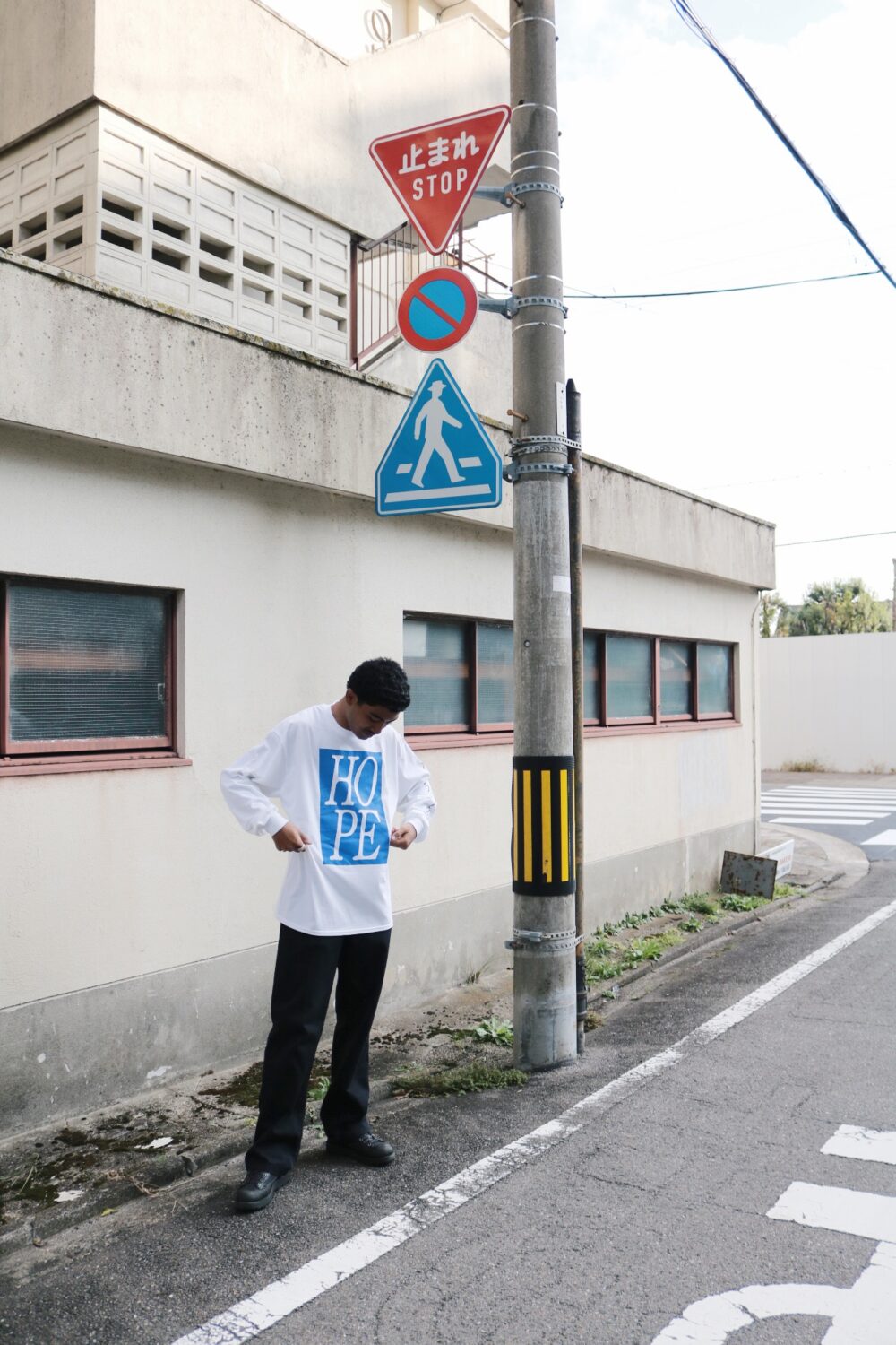 MAKE LOVE, NOT WAR Tシャツ