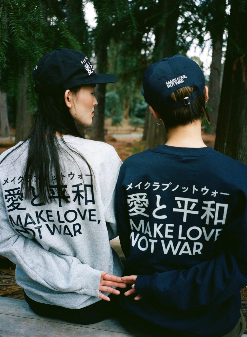 MAKE LOVE, NOT WAR Tシャツ