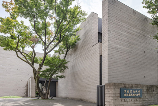 本物の美術館で、実際の展示をつくる