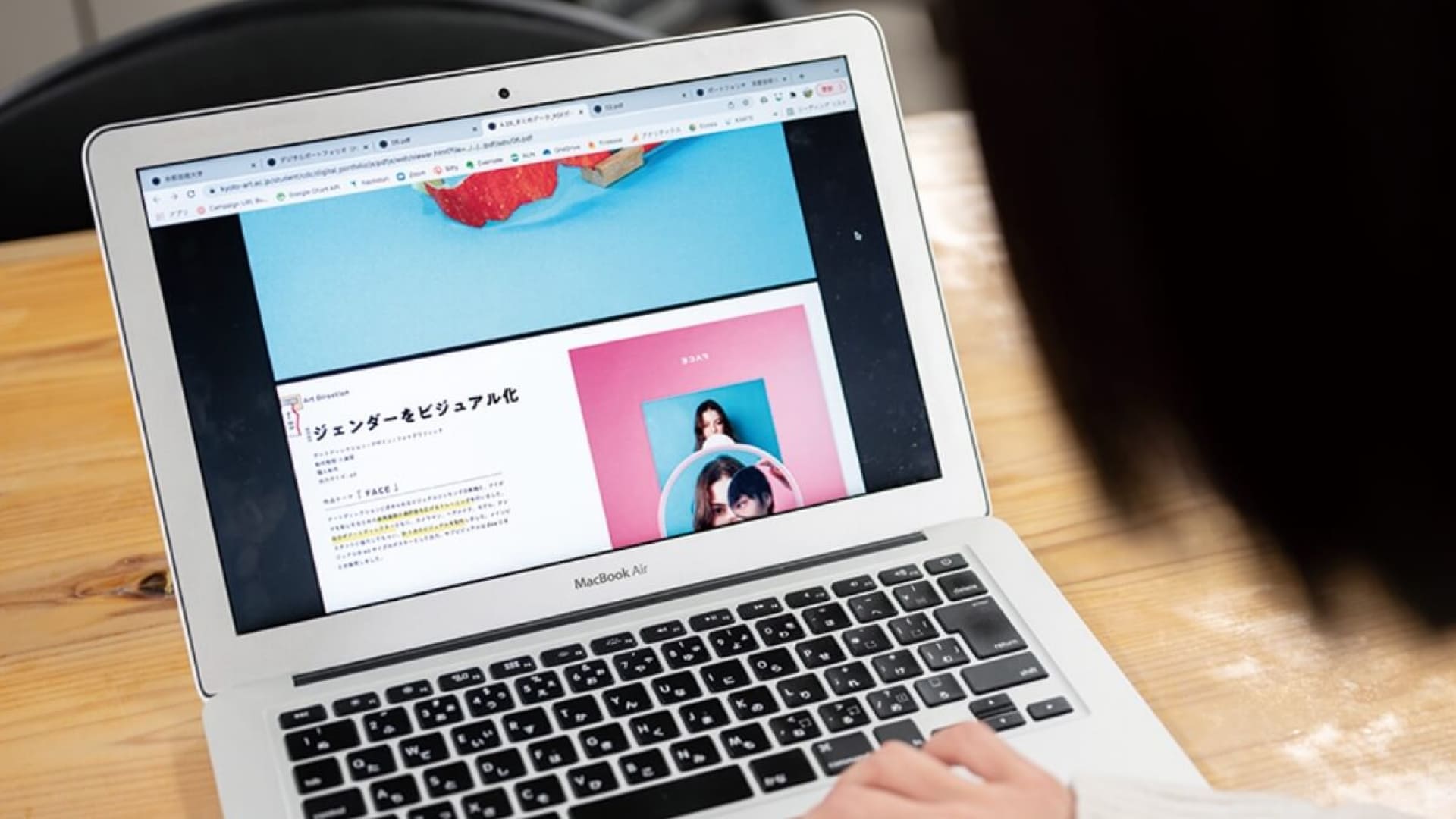 通信制大学とは、オンライン学習を活用し、通学なしでも通える大学