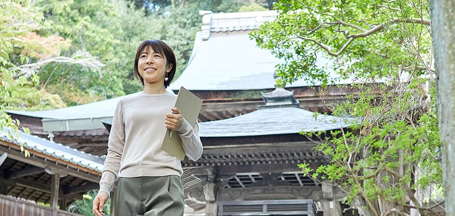 お寺を知ってもらうために。学芸員・広報として活躍