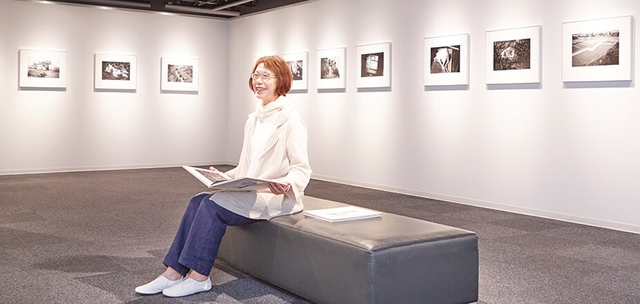 銀行勤め、子育てを終えて表現者の道へ